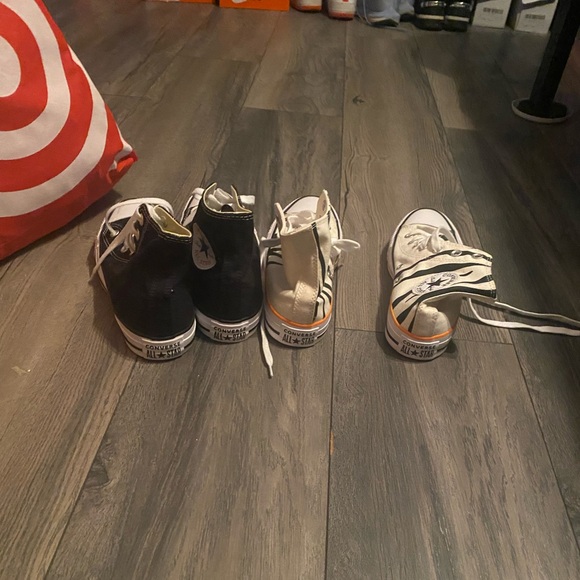 Black Converse women’s size 7 - Picture 2 of 4